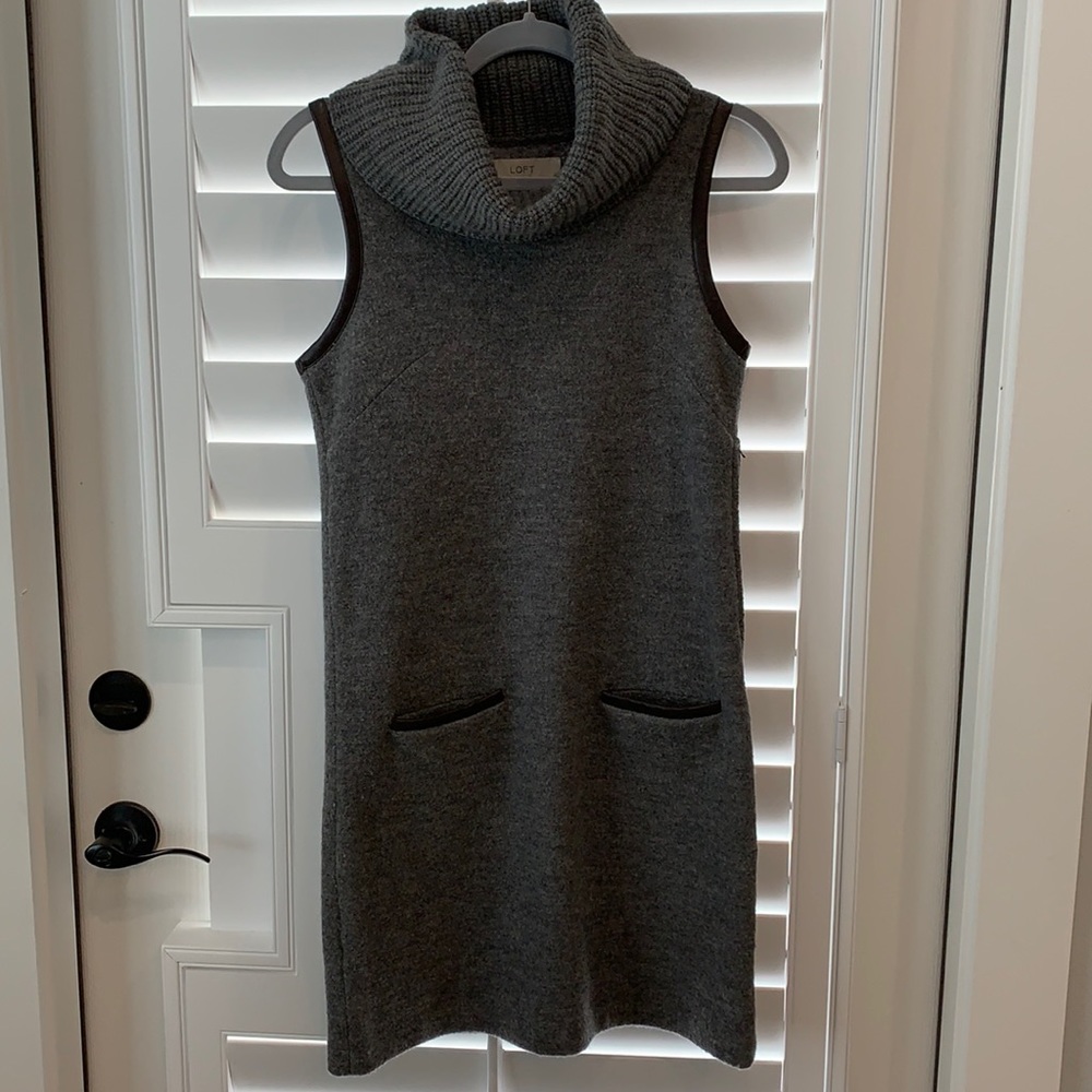 Loft, size zero, gray 100% merino wool dress w/ leather accents